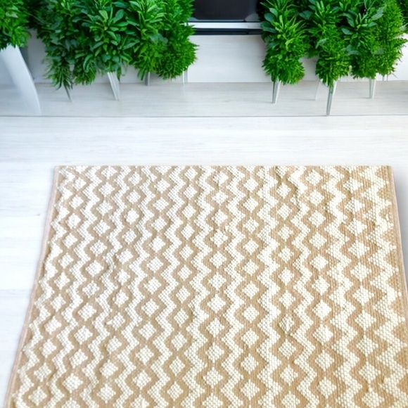 Urban86 Handcrafted Tribal Diamond Pattern Woven Area Rug - Picture 5 of 16